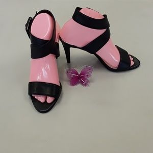 Vince Camuto high-heeled sandals size 7  0918P4